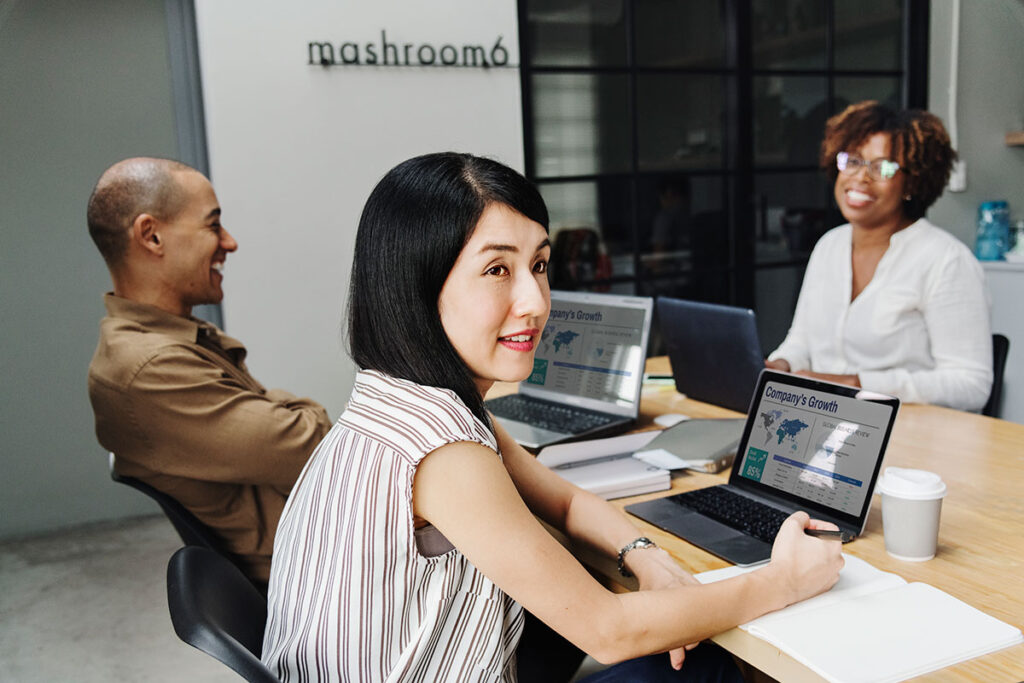 Boosting social media for enhancing business Boosting social media for enhancing business